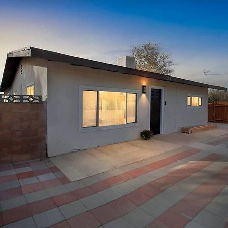 Modern City Ranch 3 Bdrm Family Home Access By Dirt Road Palmdale Buitenkant foto