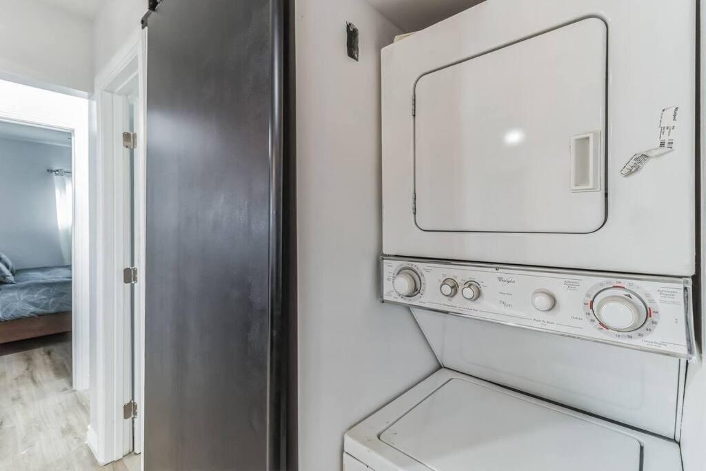 Modern City Ranch 3 Bdrm Family Home Access By Dirt Road Palmdale Buitenkant foto