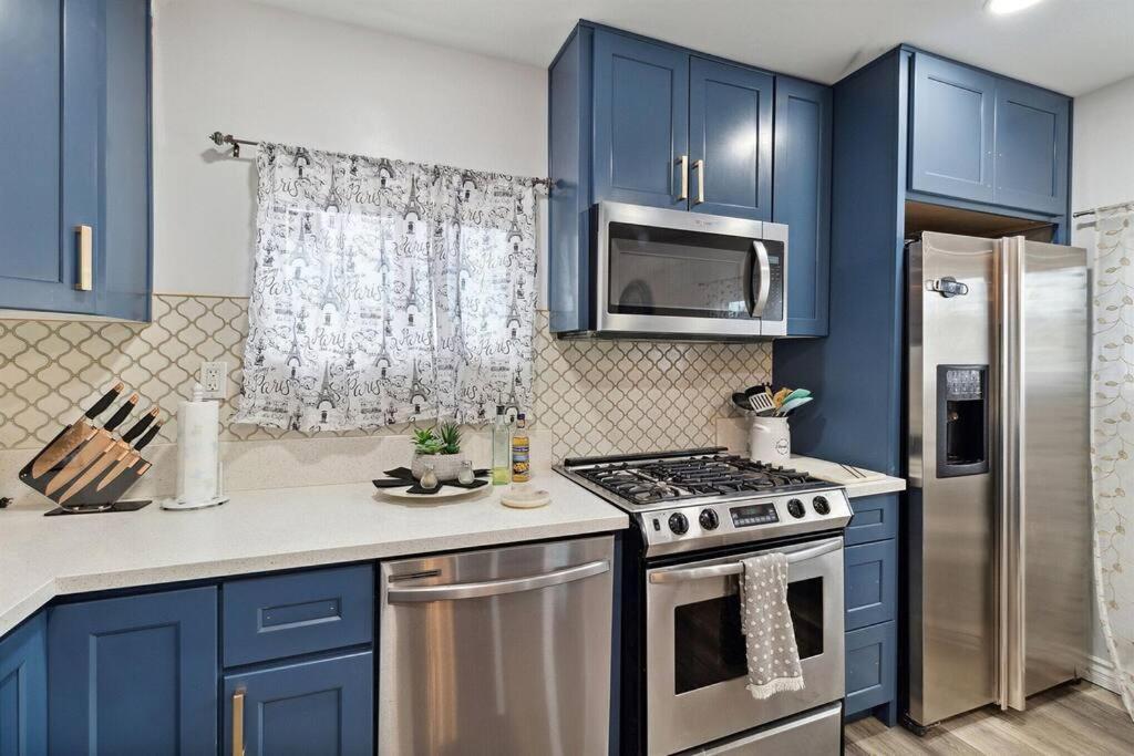 Modern City Ranch 3 Bdrm Family Home Access By Dirt Road Palmdale Buitenkant foto