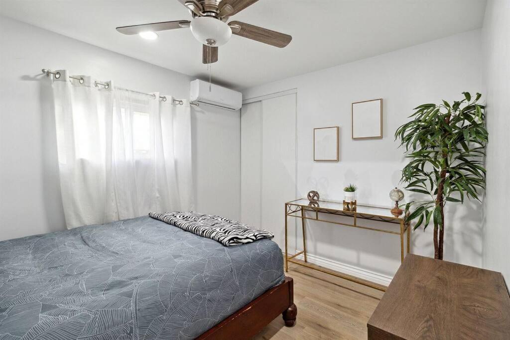 Modern City Ranch 3 Bdrm Family Home Access By Dirt Road Palmdale Buitenkant foto