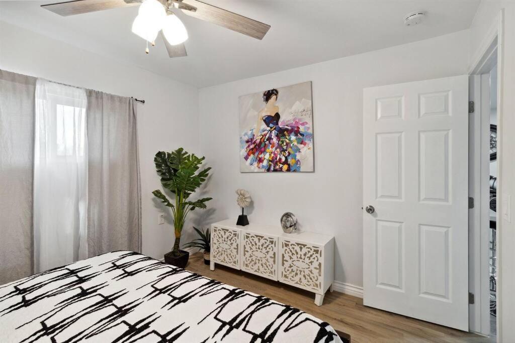 Modern City Ranch 3 Bdrm Family Home Access By Dirt Road Palmdale Buitenkant foto